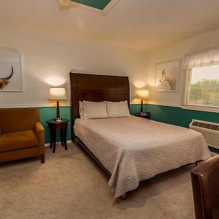 Sweetgrass Inn Bed & Breakfast مدينة رابيد المظهر الخارجي الصورة