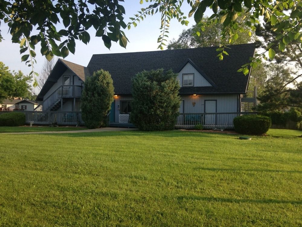 Sweetgrass Inn Bed & Breakfast مدينة رابيد المظهر الخارجي الصورة