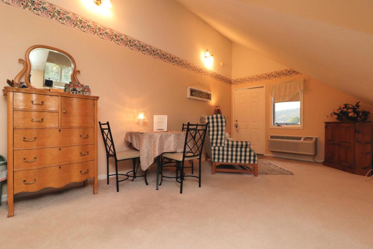 Sweetgrass Inn Bed & Breakfast مدينة رابيد المظهر الخارجي الصورة