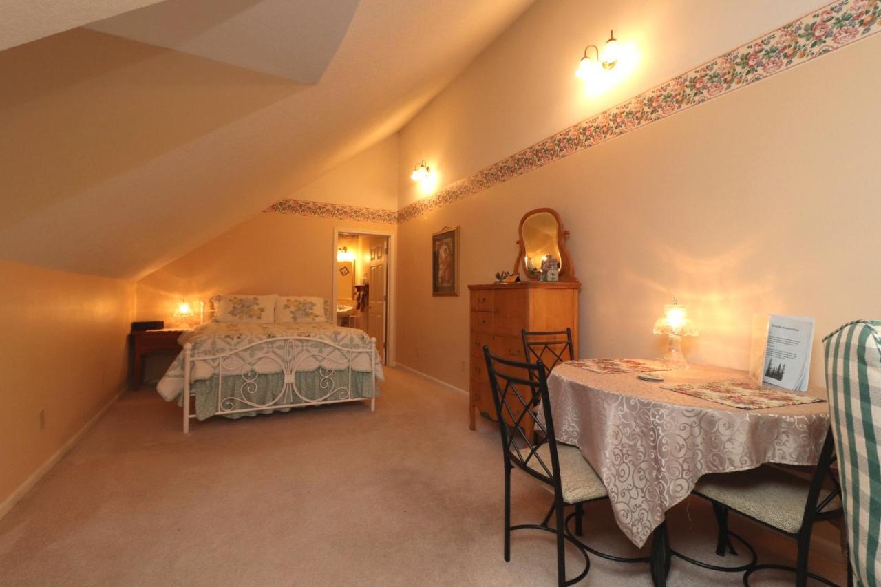 Sweetgrass Inn Bed & Breakfast مدينة رابيد المظهر الخارجي الصورة